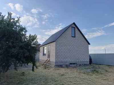 Дом 102 кв. Земельный участок 5 соток